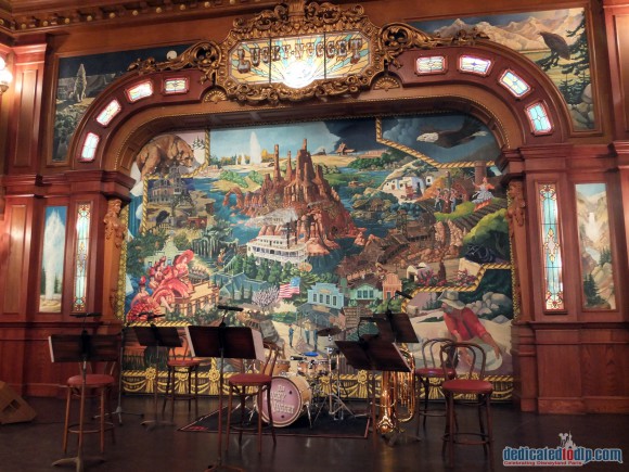 Disneyland Paris Restaurant Review: The Lucky Nugget Saloon
