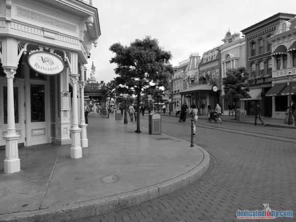 Disneyland Paris Photo Friday: Main Street, U.S.A in Black and White