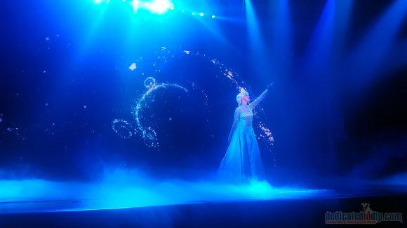 Magician in Disneyland Paris - Frozen