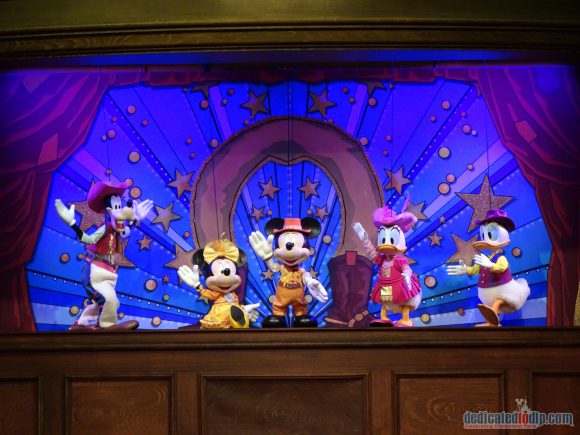 Disneyland Paris Restaurant Review: The Lucky Nugget Saloon with Puppet Shows