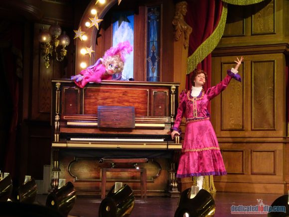 Disneyland Paris Restaurant Review: The Lucky Nugget Saloon with Puppet Shows