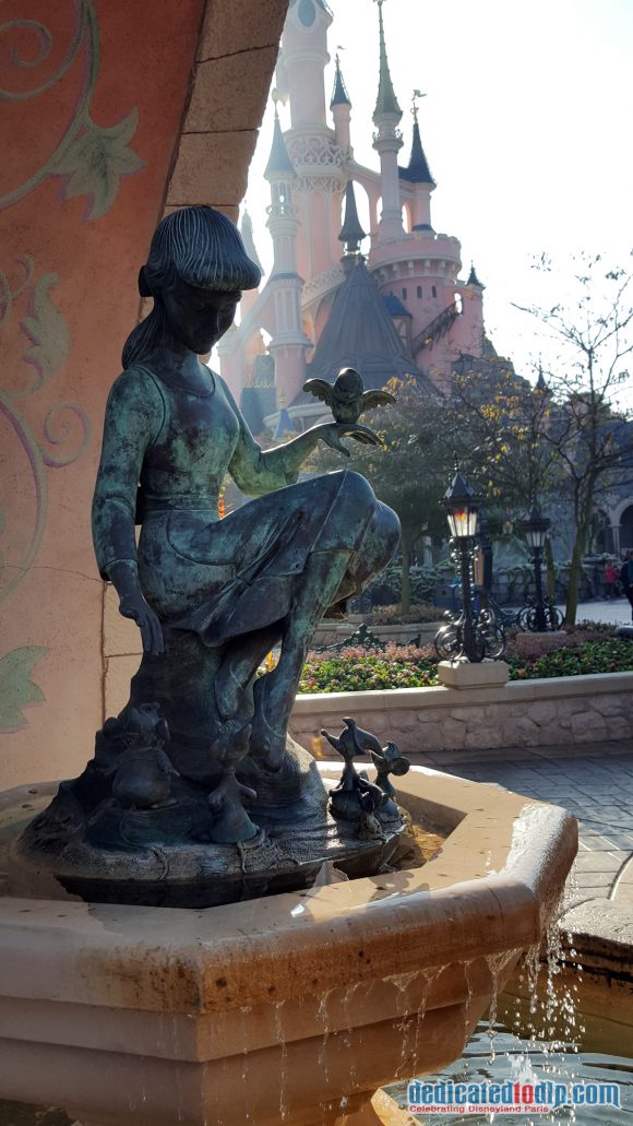  Cinderella Fountain in Fantasyland, Disneyland Paris