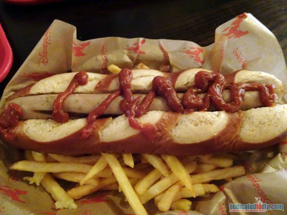 Disneyland Paris Restaurant Review: Au Chalet de la Marionnette Bavarian Hot Dog with Currywurst Sauce