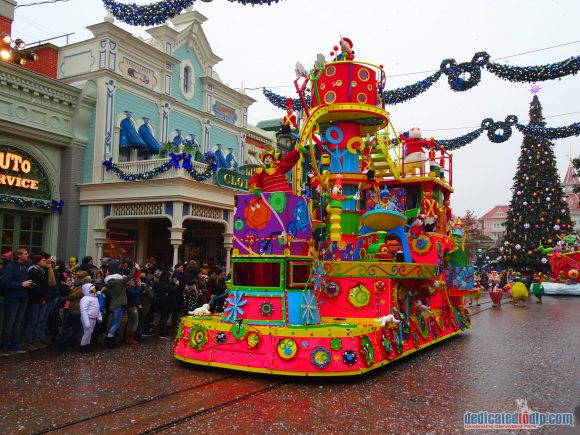 Disneyland Paris Christmas 2017 - Christmas Cavalcade Parade