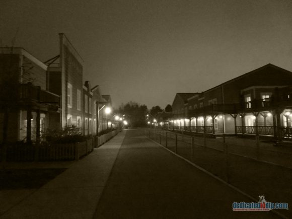 An Early Morning Photo Walk from Hotel Cheyenne to Disneyland Park in Disneyland Paris - Hotel Cheyenne