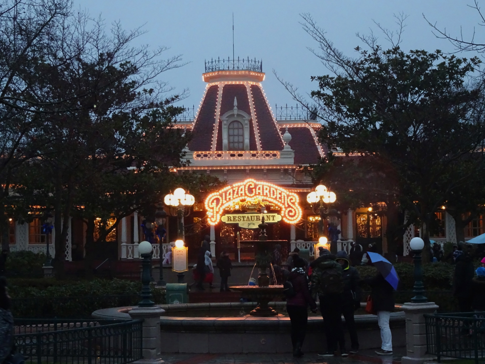 Disneyland Paris Restaurant Review: Plaza Gardens Restaurant