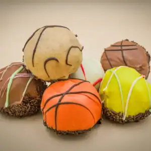 Danmarks Bedste Romkugler - Luksus-romkugler med sprød chokolade og blød kerne