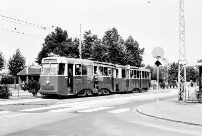 Spårvagn linje 4 vid hållplats Rosenvång