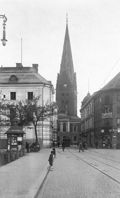 Hörnet Bruksgatan och Norra Vallgatan