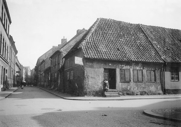 Hörnet Hyregatan och Långgårdsgatan