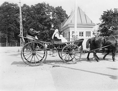 Jubileumslantbruksmötets historiska festtåg i Malmö 1914