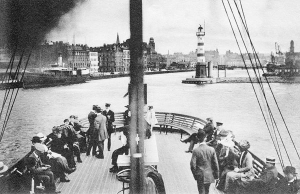 Hjulångaren Gefion lämnar Malmö hamn