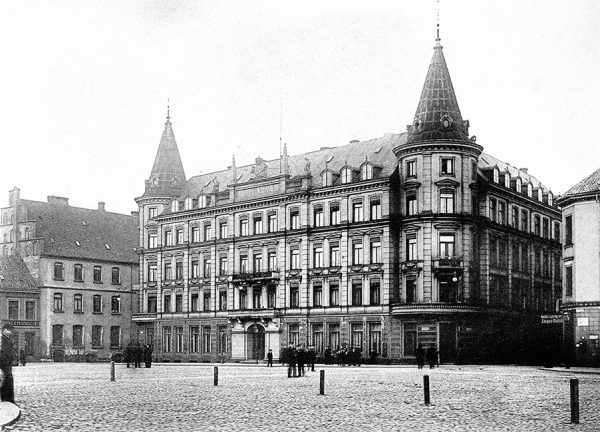 Stortorget med Hotell Kramer