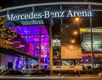 Mercedes Benz Arena Außen 2