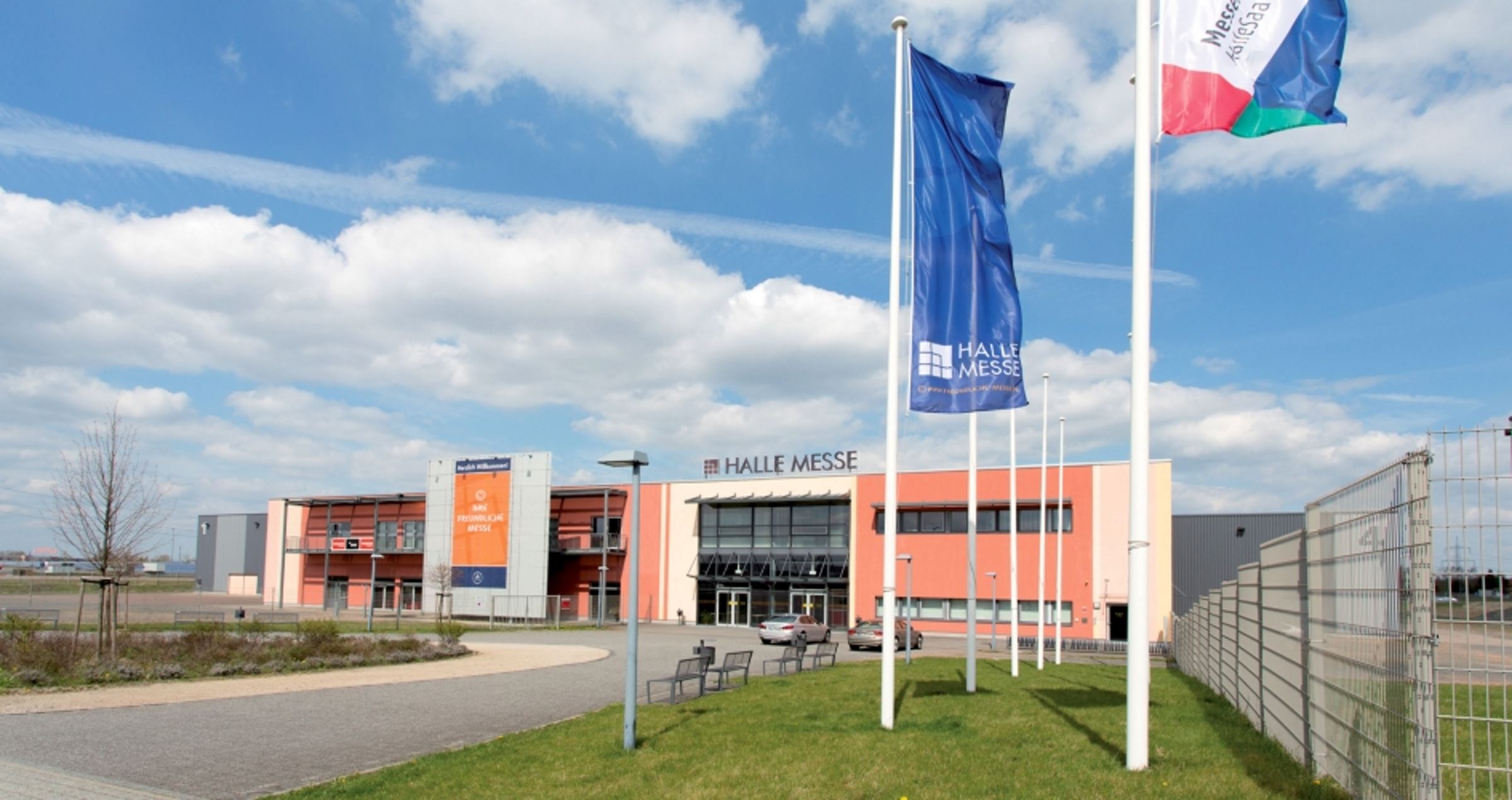 Halle Messe Aussenansicht 2