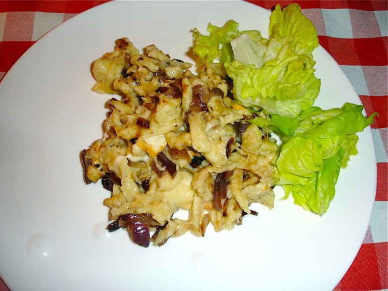 Käsespätzle mit grünen Salat