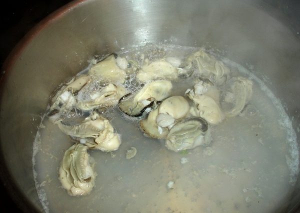 Austern mit Spinat und Sauce Hollandaise – Der Mut Anderer