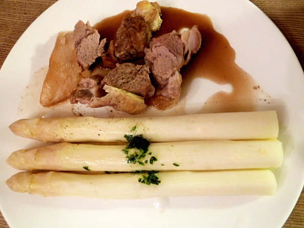 Spargel mit Lammrücken