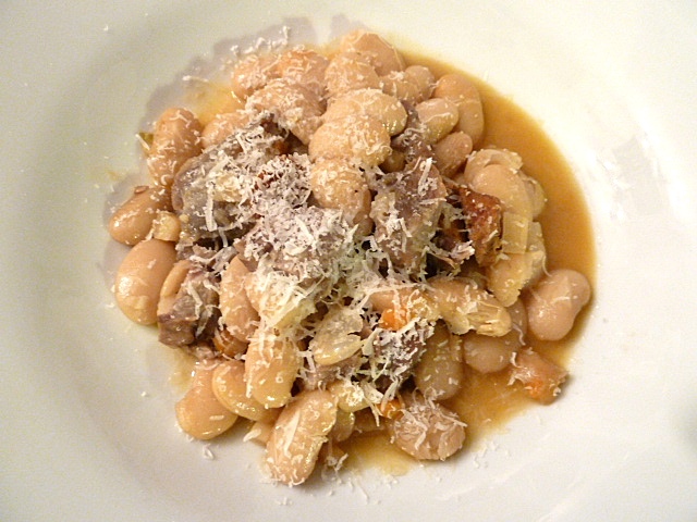 Lammbohneneintopf mit Parmesan