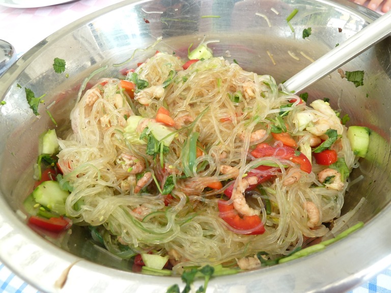 Glasnudelsalat und Zwetschgenkuchen bei Katja