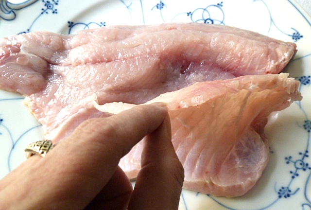 Karpfenhälften gebacken mit Kartoffel-Gurkensalat