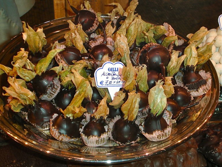 Physalis mit Schokoladenüberzug