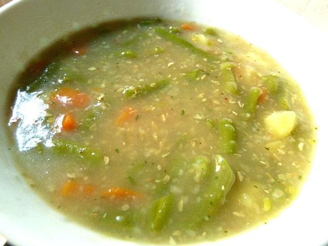 Grützesuppe von Buchweizenschrot mit Gemüseeinlage