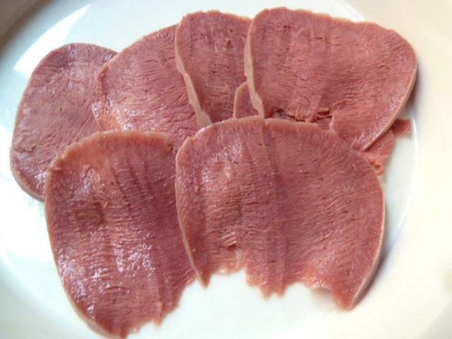 Gepökelte Rinderzunge auf Sauerkraut – Der Mut Anderer