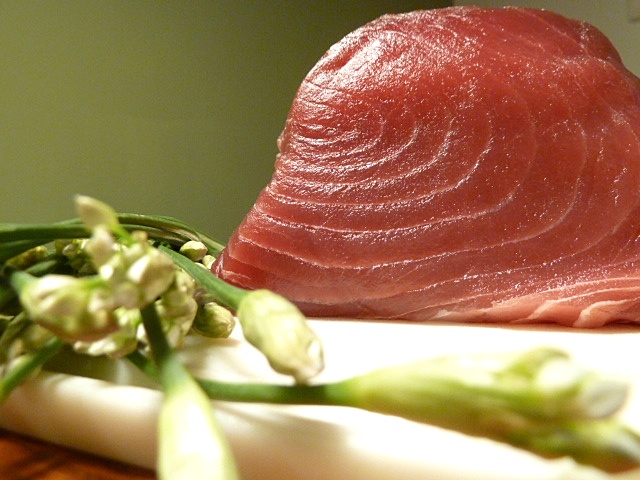 Thunfisch mit asiatischen Schnittlauch