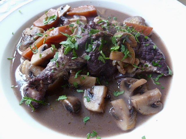 Coq au vin vom Schwarzfederhuhn