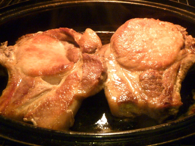 Schweinekoteletts Kotelette mit Champignons in Senfrahmsoße Schweinekoteletts Kotelette mit Champignons in Senfrahmsoße