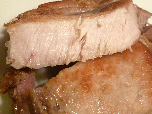 Schweinekoteletts Kotelette mit Champignons in Senfrahmsoße