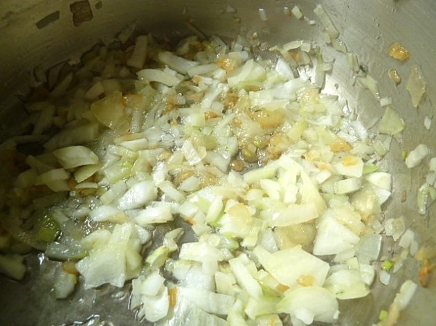 Gebratene Regensburger mit Wirsing-Kartoffelgemüse – Der Mut Anderer