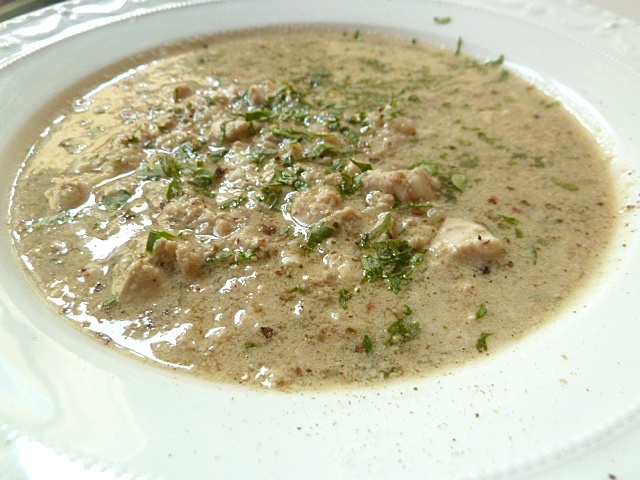 Hirnsuppe mit Petersilie