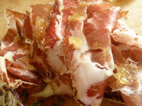 Käse-Coppa di Parma-Auberginen Brot – Der Mut Anderer Käse-Coppa di Parma-Auberginen Brot – Der Mut Anderer