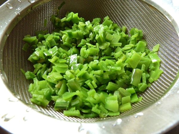 Spargel mit Zuckerschoten-Vinaigrette – Der Mut Anderer