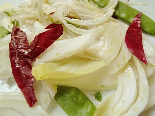 Tagliata vom Pferdefilet auf lauwarmen Gemüsesalat