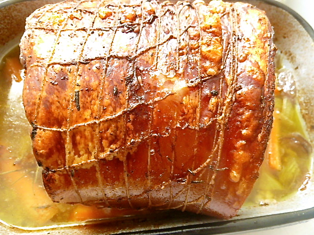 Mediterraner Spanferkel Rollbraten Mit Spargel Der Mut Anderer mediterraner-spanferkel-rollbraten-mit-spargel-der-mut-anderer