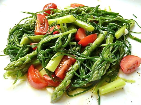 Lauwarmer Mönchsbart mit grünem Spargel und Cocktailtomaten – Der Mut ... Lauwarmer Mönchsbart mit grünem Spargel und Cocktailtomaten – Der Mut ...