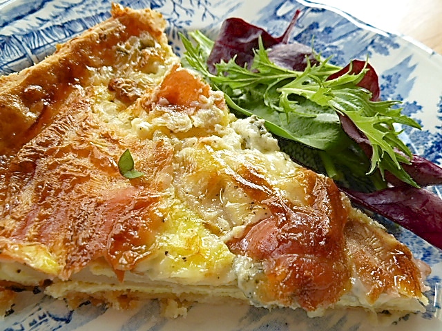 Birnen-Gorgonzola-Tarte mit Serranoschinken