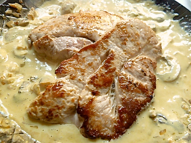 Schweineschnitzel in Senfrahmsoße