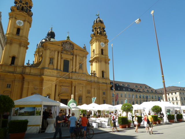 Hoffentlich wieder bei schönem Wetter auf dem Odeonsplatz