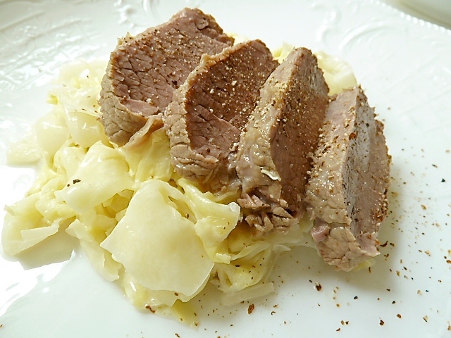 Rahmspitzkohl mit Tellerfleisch