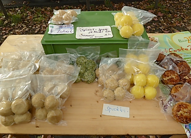 verschiedene Knödel und