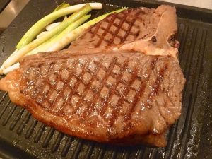 890 Gramm Porterhouse-Steak