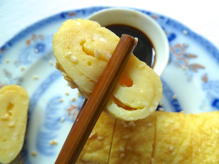 Gerolltes Omelette aus der Tamagoyaki Pfanne