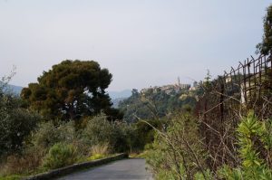 Bussana Vecchia aus der Ferne