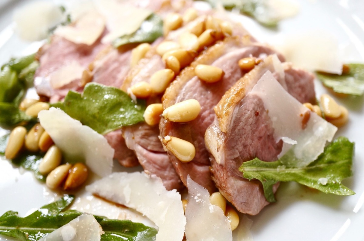 Ententagliata mit Ruccola, Parmesan und altem Balsamico