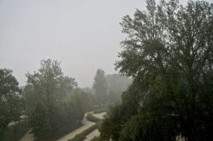 dann zog ein Sturm auf, mit heftigem Regen