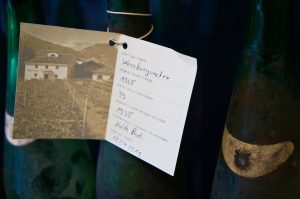 jede Flasche archiviert